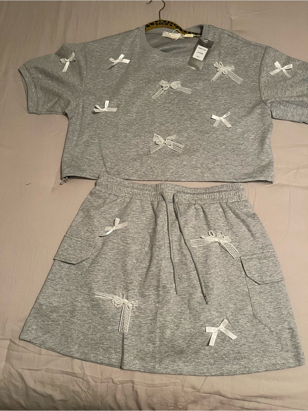 Gray Two-Piece Bow Appliqué Set